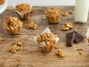 healthy oat muffins