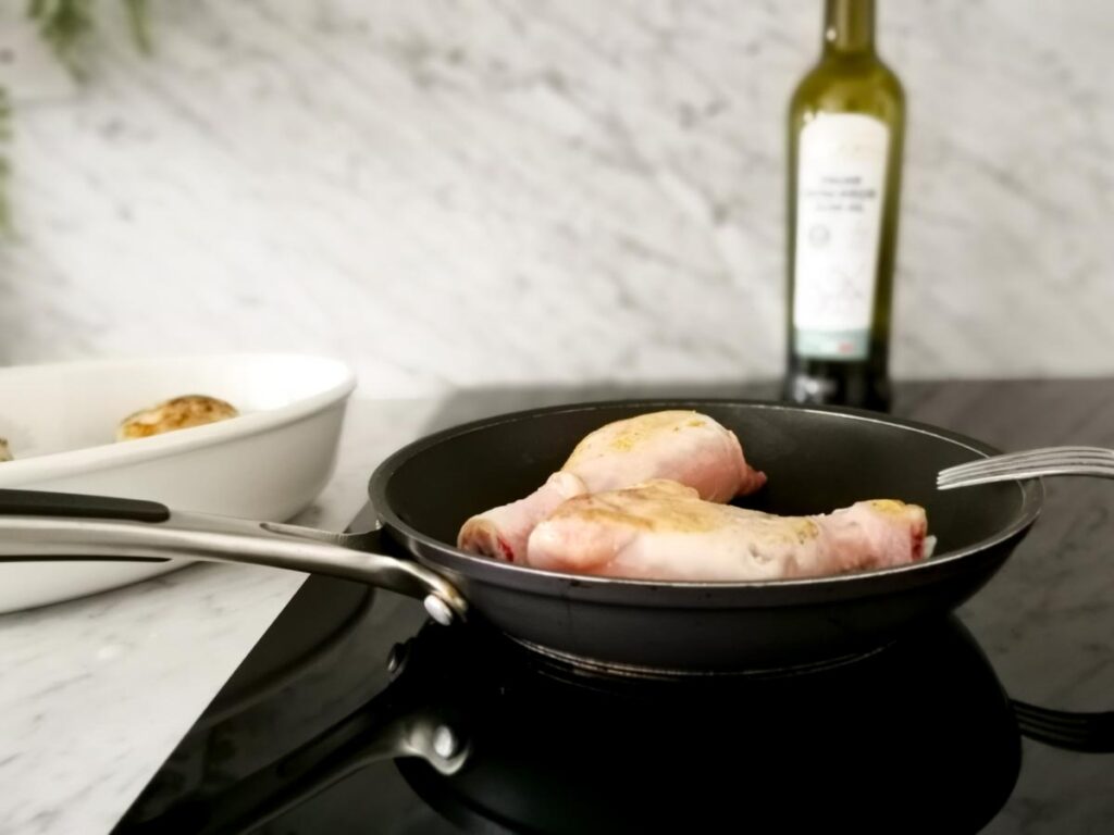 pan frying chicken drumsticks