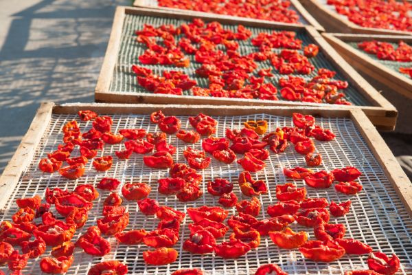 how are sun dried tomatoes made