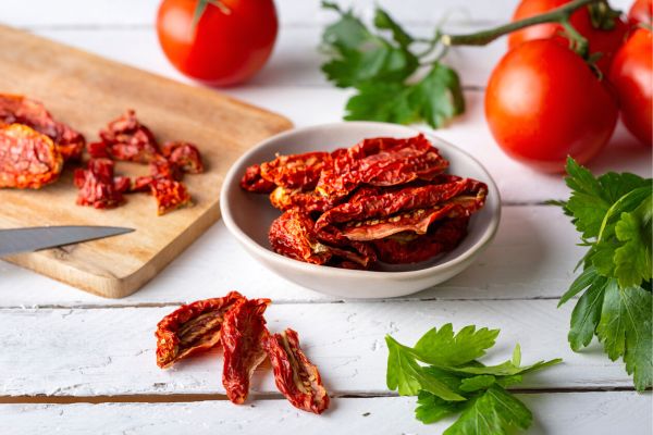 making sun dried tomatoes pesto