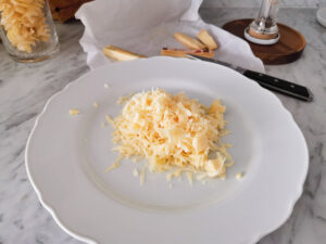 grated fontina cheese