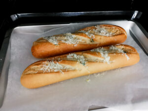 easy garlic bread in oven