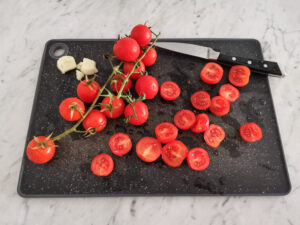 pasta with olive oil and tomatoes