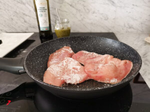 Pan chicken with cream of pistachio
