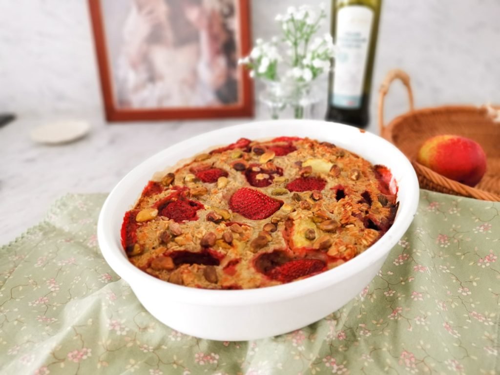 Summer baked oatmeal with pistachio butter