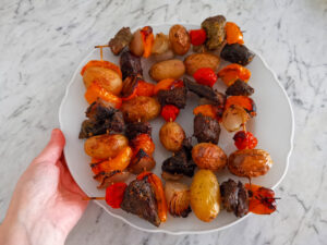 pistachio pesto beef skewers