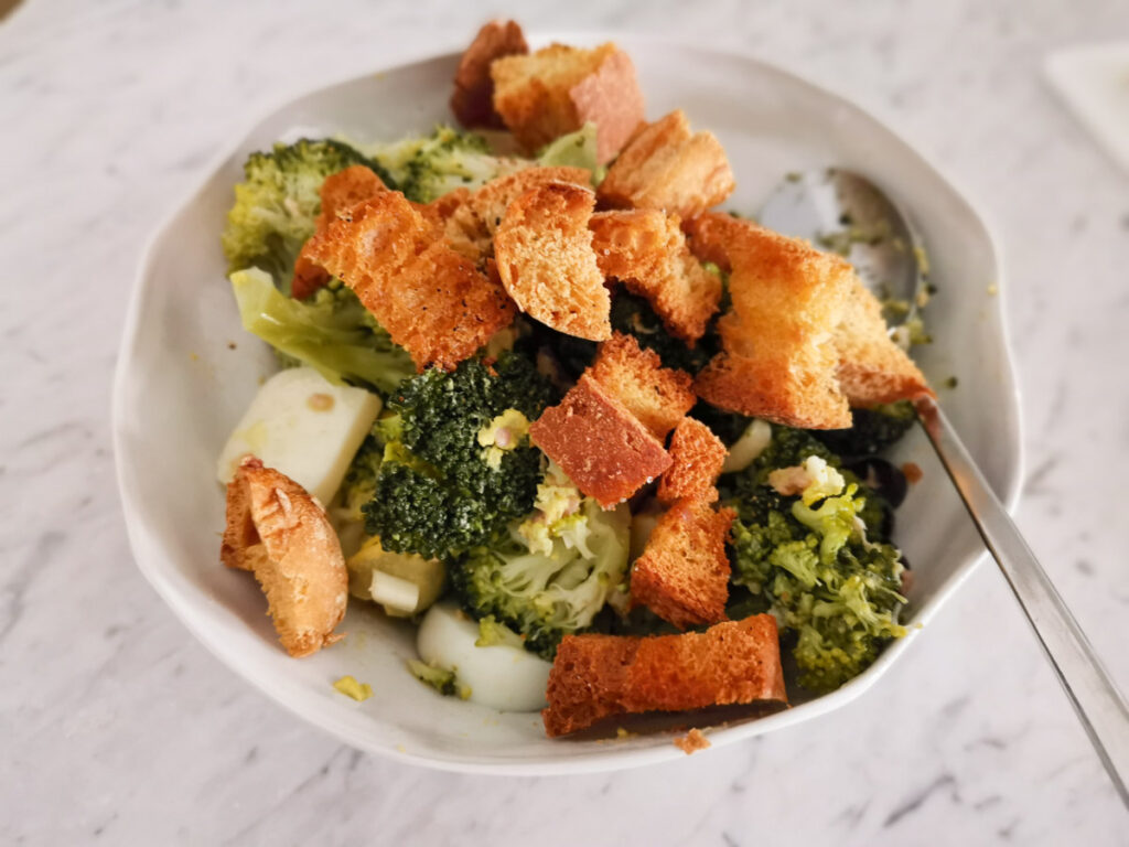 Italian broccoli salad