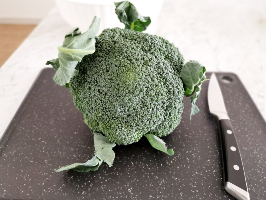 Italian broccoli salad