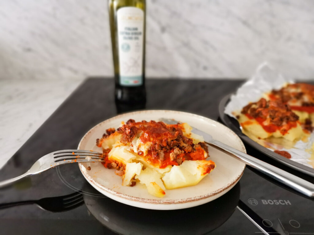 Parmesan smashed potatoes with Mascarpone sauce
