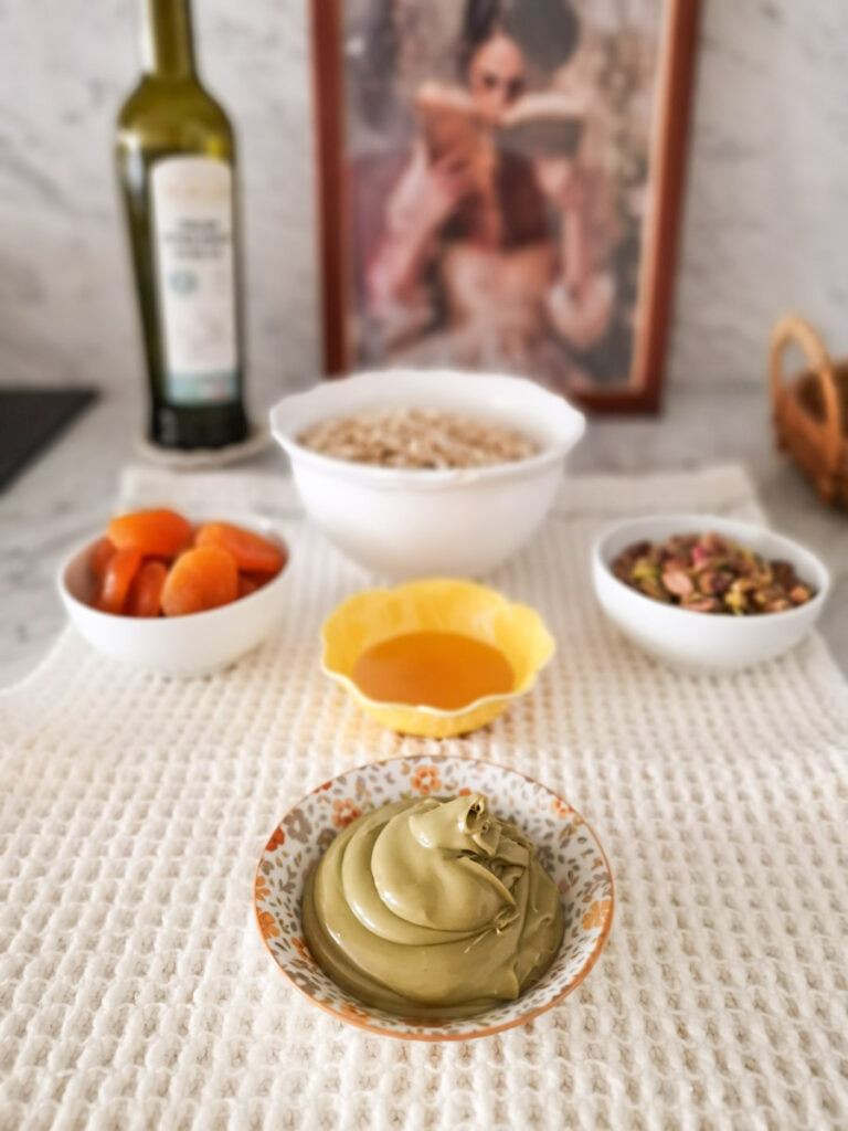 pistachio granola clusters