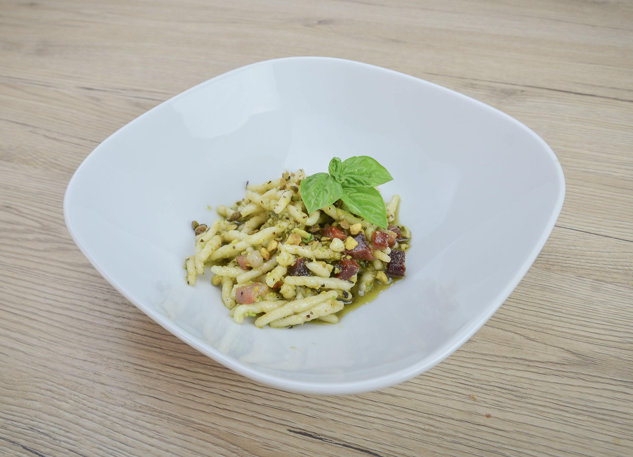 quick pesto pasta with speck