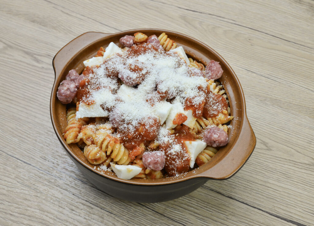 baked fusilli with meatballs 