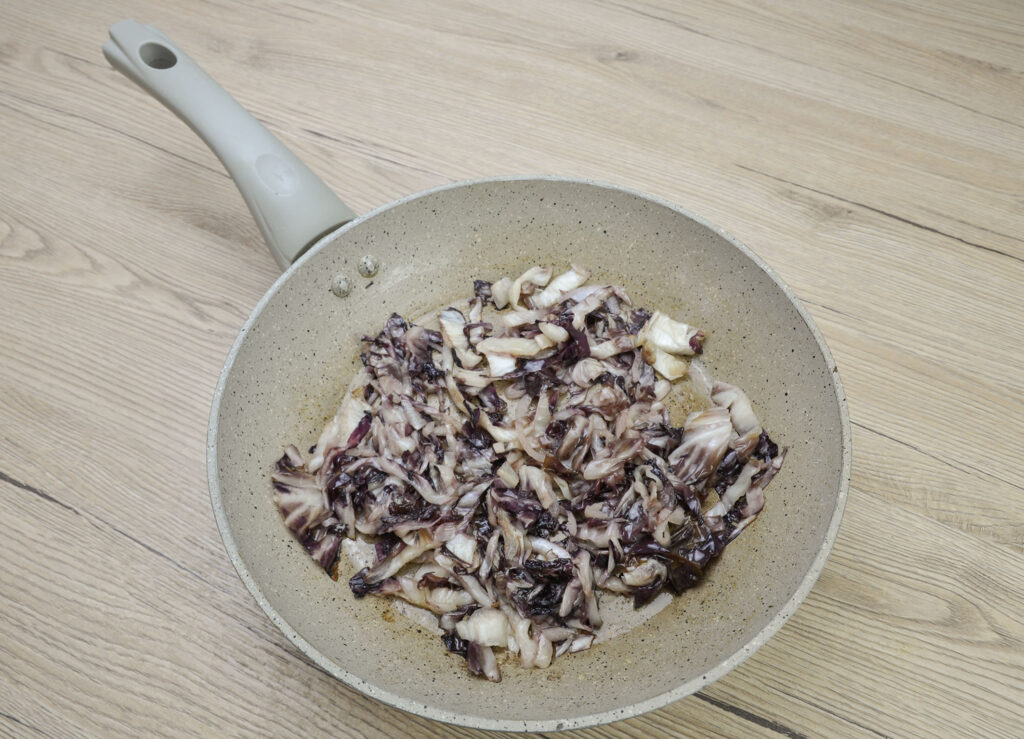 Radicchio risotto with tomato and mascarpone