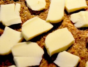 finishing meat pizza